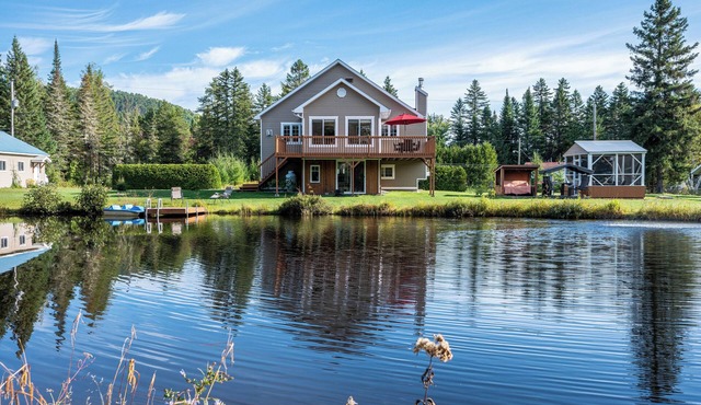 Three Lakes Cottage | 4-Season Spa & BBQ | St-Côme | Private Lake | Fireplace