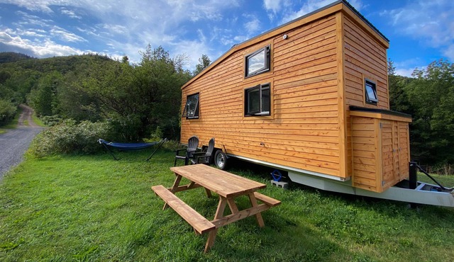 Tiny Delight Tiny House With Own Beach & Waterfall 7km To Inverness Cape Breton