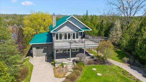 Topaz Beach Cottage AC Waterview