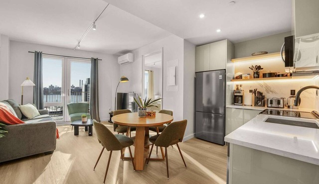 Upscale 2BR Brooklyn Stay | Greenpoint Waterfront Area
