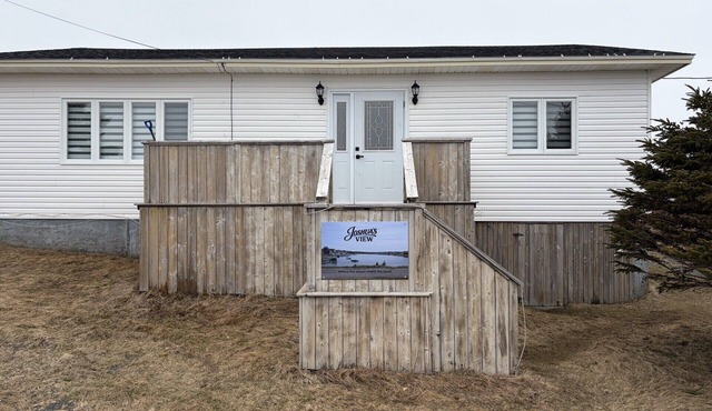 Water View and 15 minutes away from most popular attractions.