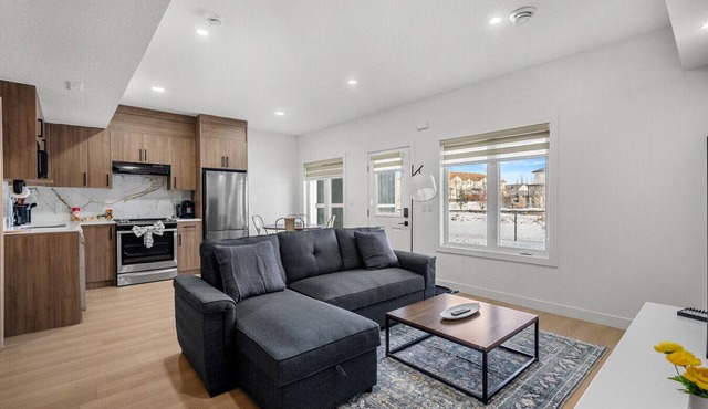 Waterfront 1BR Suite | Private & Modern | Queen Bed