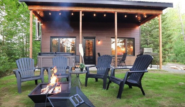 Waterfront Cabin with Spa | Le Colvert