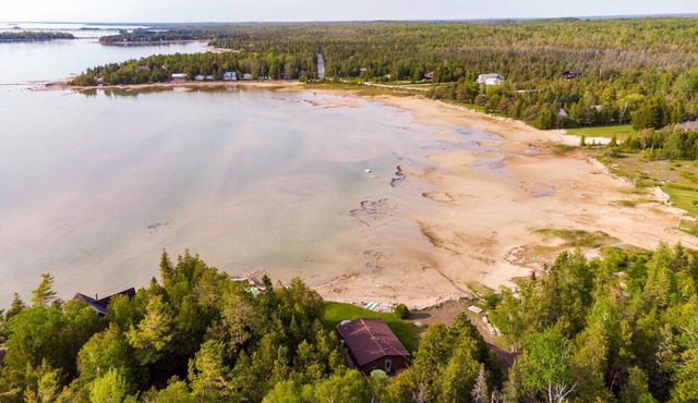 Waterfront Cottage for rent (Near Sauble Beach)