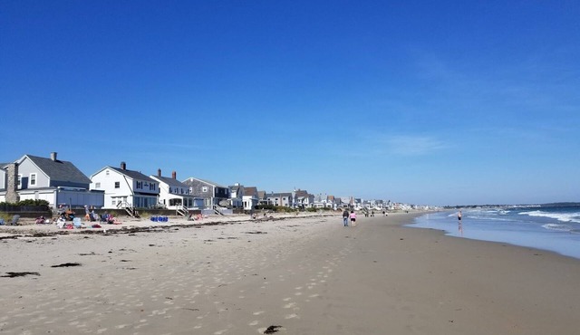 Wells /Ogunquit line. Sleeps 4