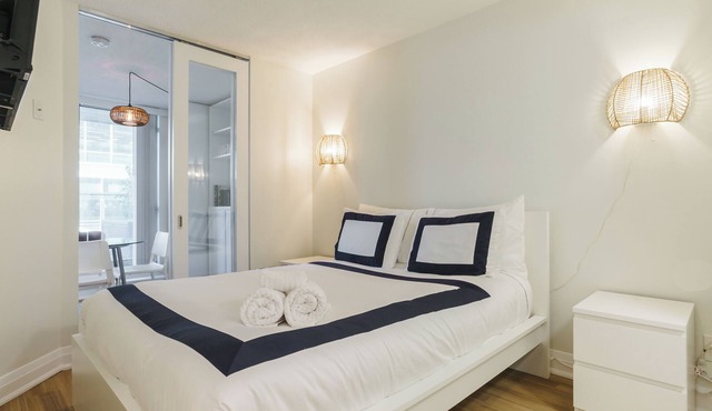 Yonge Harbour 3bed, 2bath Downtown Toronto W/Parking