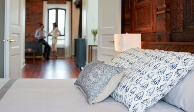 Yves Klein | Executive Apartment at Blue Violin