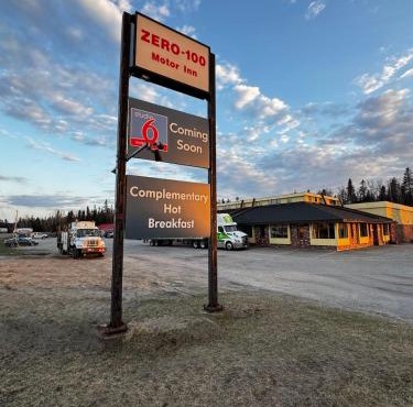 Zero - 100 Motor Inn