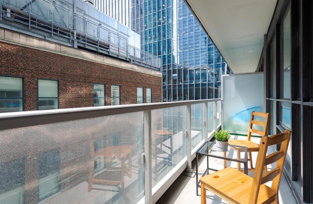 2 Bed Room Suite Downtown Toronto