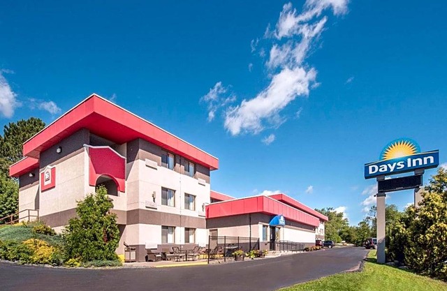 2-Star Hotel ∙ Days Inn by Wyndham Duluth Lakewalk