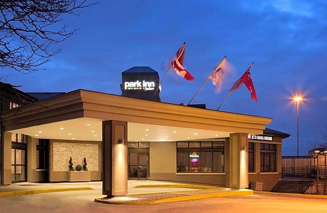 3-Star Hotel ∙ Park Inn by Radisson Toronto-Markham