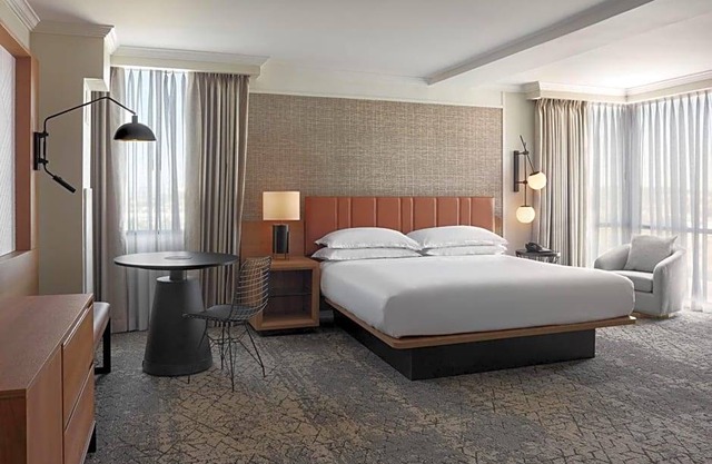 4-Star Hotel ∙ Sheraton Parkway Toronto North Hotel & Suites