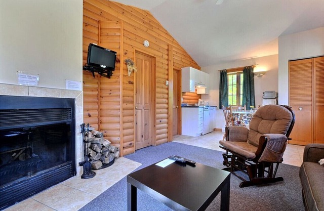 Beautiful cottage in Val-David - Log house #2