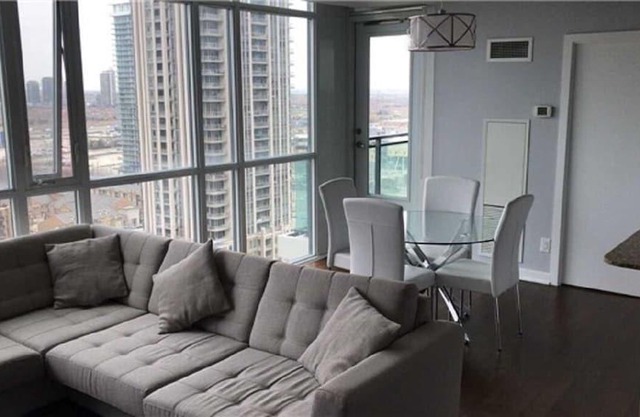 Bright *Quarantine Friendly* 1 BD condo in the heart of Mississauga Downtown