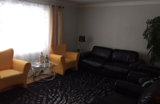 CLOSE TO DOWNTOWN, NEWLY RENOVATED ,COMFY UNIT, BRIGHT, SMART HOME...