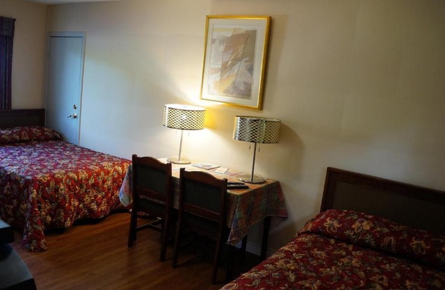 Colonial Inn Motel