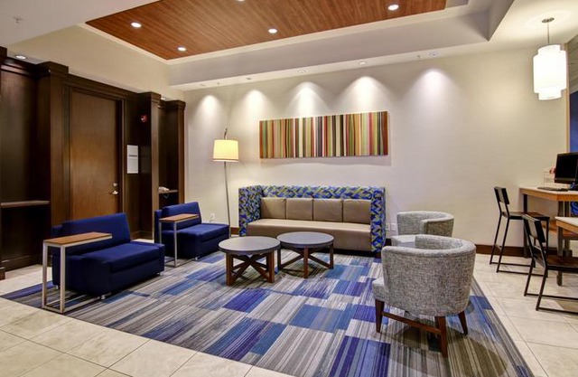 Holiday Inn Express Hotel & Suites Toronto - Markham