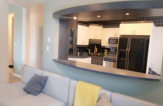 JstLikeHome - Downtown Suites (Master Suite)