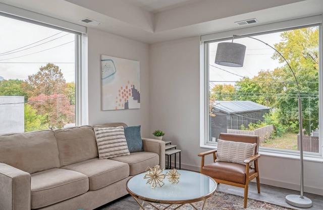 Kasa | Family Friendly 2BD with Balcony | Minneapolis