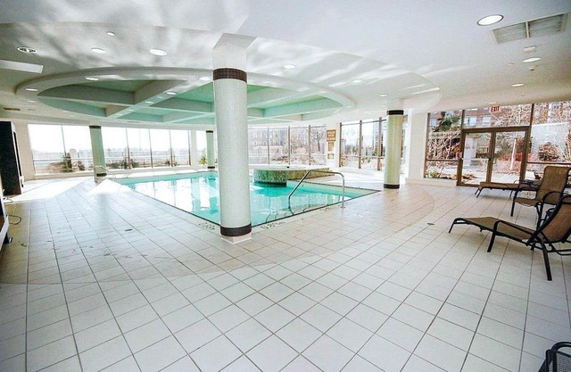 Luxurious 2BR & 2BTH in Mississauga Downtown in Mississauga