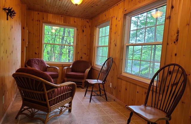 Echo Beach Bdrm Cottage Magnetawan 