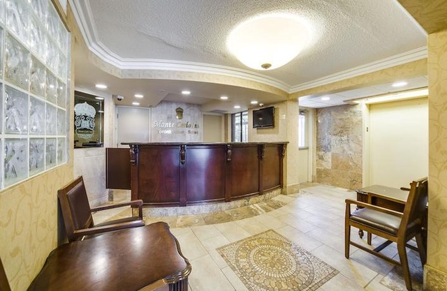 Monte Carlo Inn Toronto West Suites