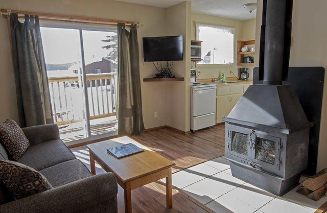 Traditional 2 bedroom Cottage