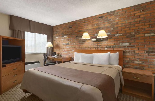 Travelodge by Wyndham Thunder Bay ON