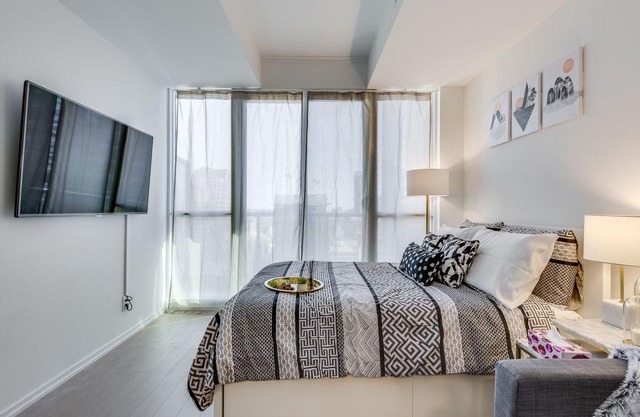 Up-Scale Studio in Downtown Toronto