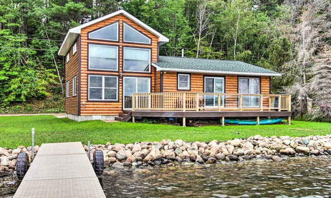 Motley House | 117 m² House ∙ 3 bedrooms ∙ 6 guests