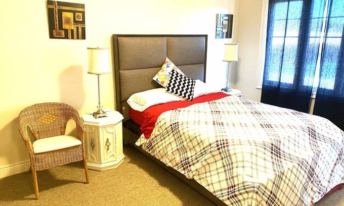 Thorold House | 130 m² House ∙ 3 bedrooms ∙ 6 guests