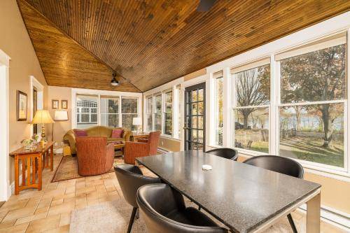 Linden Hills House | 186 m² House ∙ 4 bedrooms ∙ 7 guests