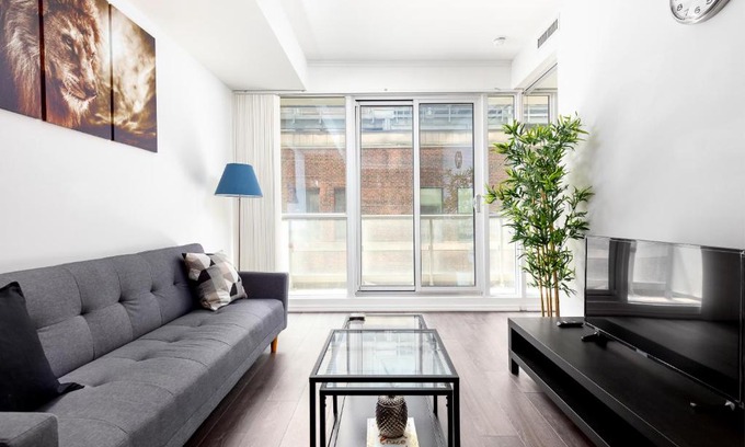 Financial District Apartment | 2 Bed Room Suite Downtown Toronto