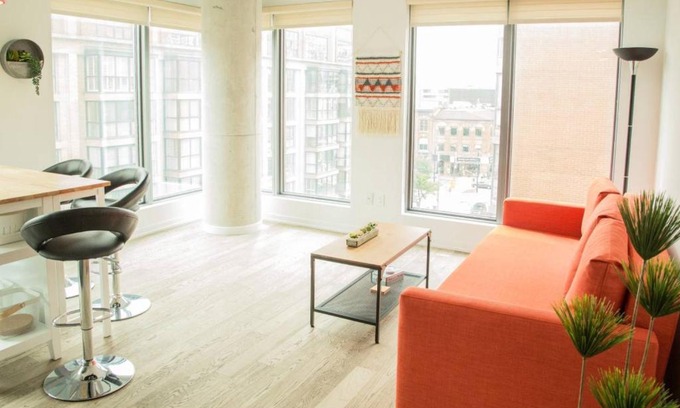 St. Lawrence Apartment | 2 Bedroom Downtown Flat