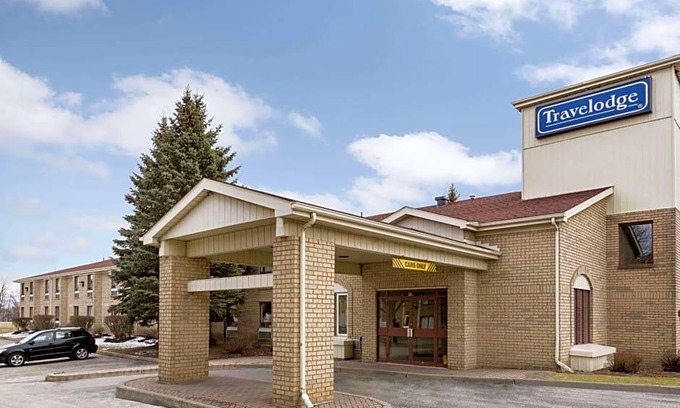 Brockville Hotel | 2-Star Hotel ∙ Travelodge by Wyndham Brockville