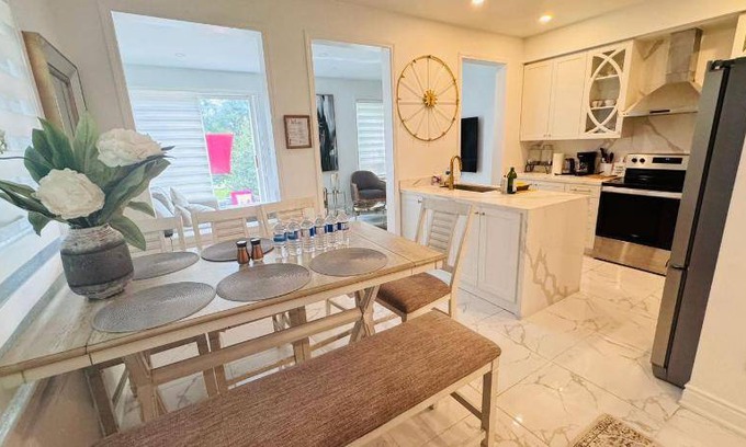 East Credit House | 223 m² House ∙ 4 bedrooms ∙ 8 guests