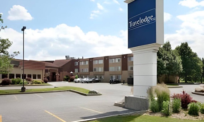 Industrial Park Hotel | 23 m² Hotel ∙ 127 guests