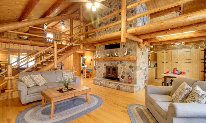 Deerwood House | 232 m² House ∙ 2 bedrooms ∙ 11 guests