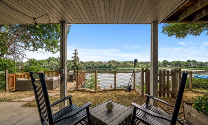 Plymouth House | 251 m² House ∙ 3 bedrooms ∙ 6 guests