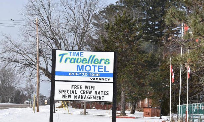 Petawawa Hotel | 37 m² Motel ∙ 2 bedrooms ∙ 6 guests