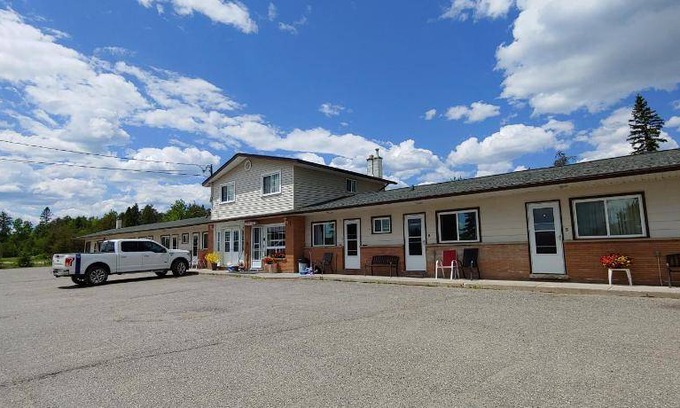 Nipigon Hotel | 51 m² Motel ∙ 6 guests