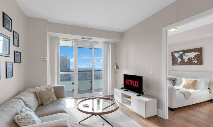 Toronto Entertainment District Apartment | 56 m² Apartment ∙ 1 bedroom ∙ 4 guests