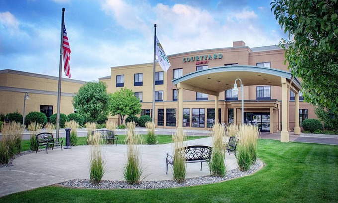 Moorhead Hotel | 57 m² Hotel ∙ 127 guests
