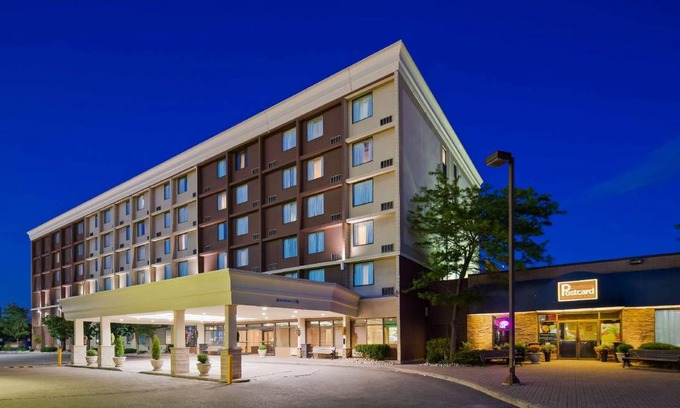 Northeast Mississauga Hotel | 58 m² Hotel ∙ 127 guests