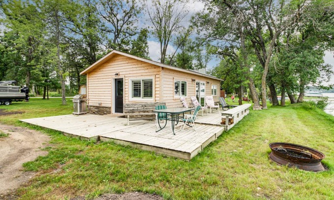 New York Mills House | 74 m² House ∙ 2 bedrooms ∙ 6 guests