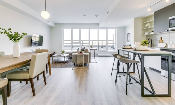Harwood Apartment | A Gem in the Junction