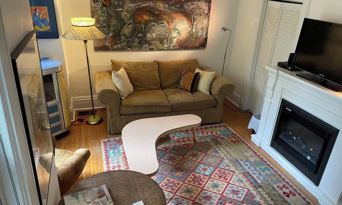Harbord Village Apartment | ANNEX! Lovely 2-bedroom apartment bathed in sunlight with private patio +parking