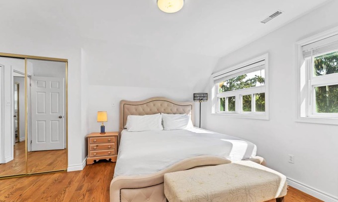Burlington Apartment | Apartment ∙ 2 bedrooms ∙ 4 guests