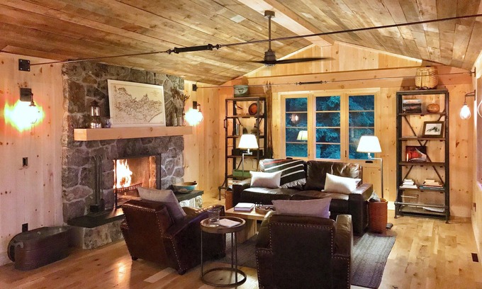 Lutsen Cabin | Artisan-crafted Magic on Lake Superior between Lutsen and Grand Marais