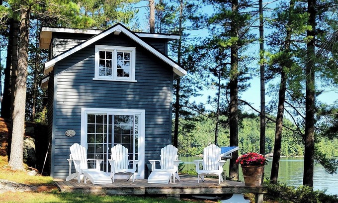 Port Sydney Cottage | Beautiful Island Cottage with Amazing Views, Private Dock in Huntsville Canada